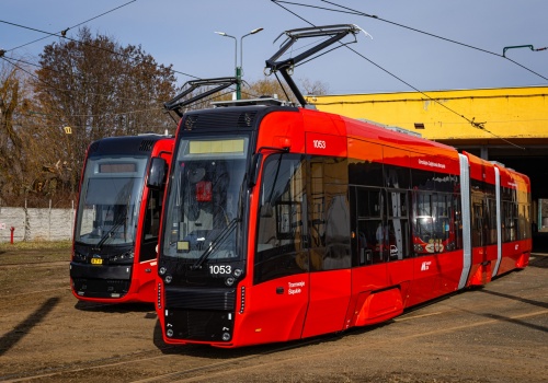 Pierwszy z nowych tramwajów już w Katowicach. To początek dużych zmian w taborze Tramwajów Śląskich