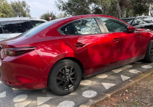 Ma niezawodny silnik 2.0, który w trasie pali 4,7 l. Cena nowego? 114 tys. zł przed rabatami