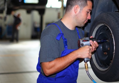 Śruby w samochodzie – rodzaje i sposób traktowania