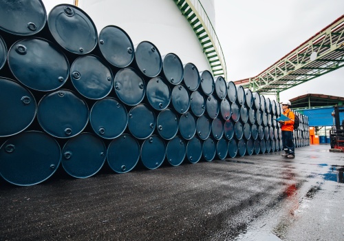 Ropa z rezerw ma uspokoić rynki. 400 mln baryłek trafi do sprzedaży