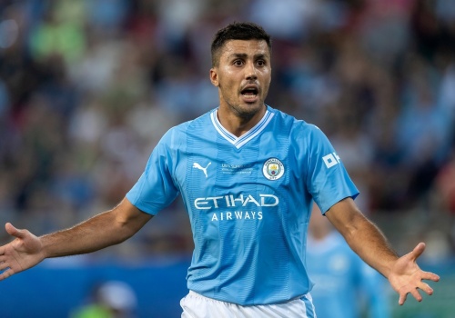 Policja w Manchesterze prowadzi dochodzenie w sprawie doniesień, że Rodri lata dronem w pobliżu okien sąsiadów