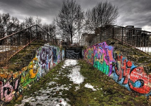 W Berlinie gwałcą i dźgają nożem. Co się tam dzieje?!