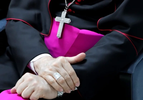 Biskupi chcą walczyć z wykorzystaniem małoletnich w Kościele. Mówią o „niezależnych ekspertach”