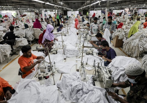 Ogromne problemy firm odzieżowych z przesyłkami z Indii i Bangladeszu. 