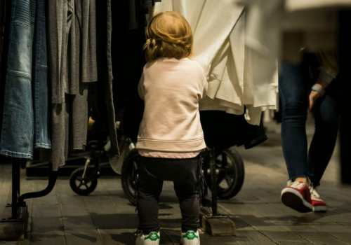 Ile miesięcznie kosztuje utrzymanie dwójki dzieci? Dla jednych to dużo, dla innych niewiele