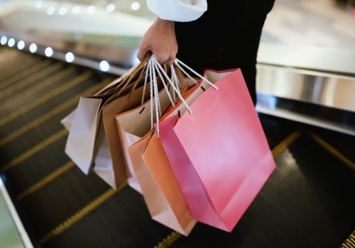 Polacy w pułapce zniżek i emocji. Nowe dane o naszych portfelach