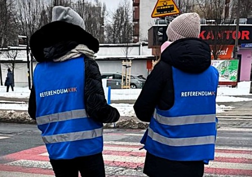 Wolontariusze wspominają emocje podczas zbiórki podpisów. „Wyzywali mnie od PiS-owców”