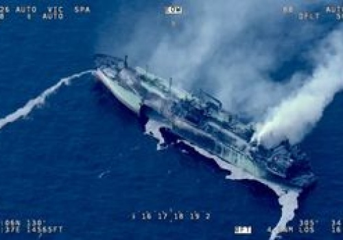 Uszkodzony gazowiec dryfuje koło Malty. Zagraża statkom