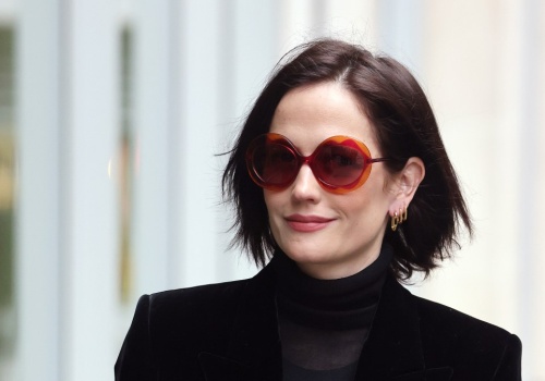 Tych ubrań lepiej unikaj, jeśli jesteś po 40-tce. Optycznie postarzają