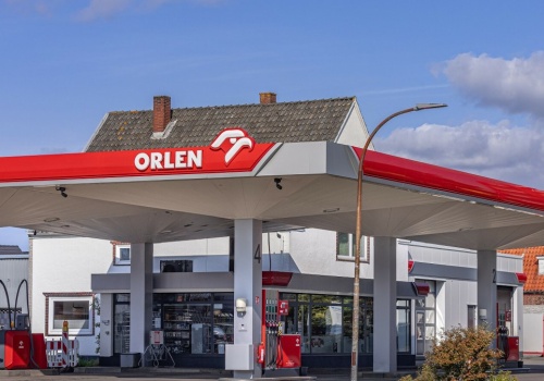 Orlen reaguje na drogie paliwo. Kierowcy zatankują taniej przez 8 weekendów