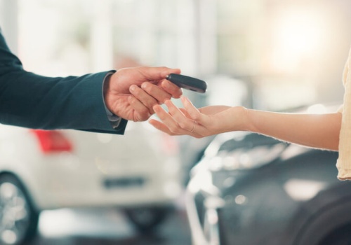 Badanie: rośnie optymizm gospodarczy Polaków; 42 proc. planuje zakup auta w ciągu roku