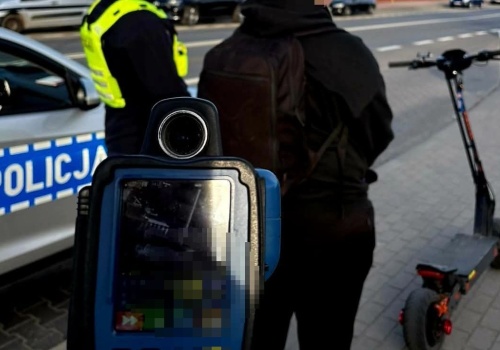 Szaleńcza jazda hulajnogą zakończona kontrolą policji