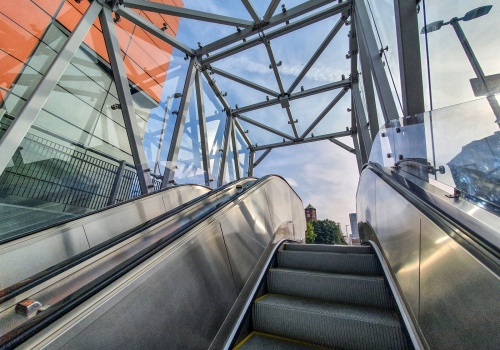 Ruchome schody przy dworcu znowu wyłączone. Spokojnie, tylko czasowo