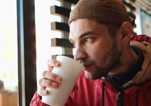 3 szklanki dziennie spowalniają starzenie biologiczne. Naukowcy są już pewni