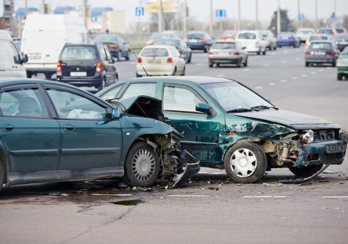 Stłuczka na drodze potrafi zaskoczyć. Ten jeden dokument warto mieć w schowku auta