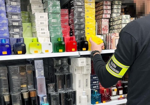 Milionowe straty światowych marek. Wielka konfiskata podróbek w Wólce Kosowskiej