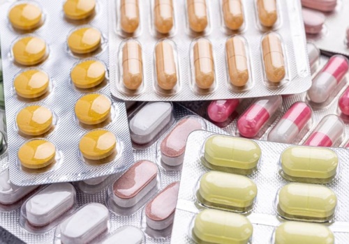 Gdzie wyrzucić puste blistry po lekach? Na pewno nie do plastiku