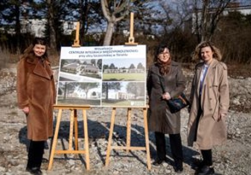 Były ruiny, będzie Centrum Integracji Międzypokoleniowej