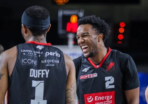 Nerwowa końcówka w Krośnie. Czarni Słupsk wywożą cenne punkty