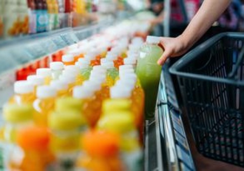 Sprawdzili soki w Polsce. Zastrzeżenia do co piątego napoju