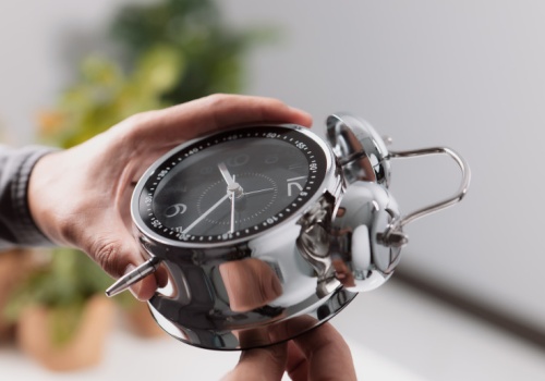 Zmiana czasu 2026. W tym roku wcześniej będziemy musieli przestawić zegarki