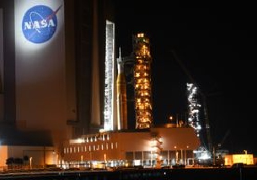 Zielone światło. Rakieta księżycowa wraca na stanowisko startowe