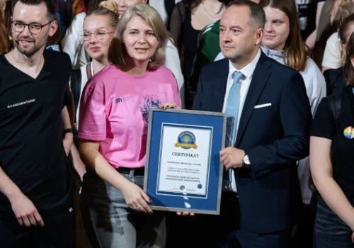 300 osób jednocześnie „zszywało rany”. Rekord Polski pobity podczas Drzwi Otwartych UMed w Łodzi