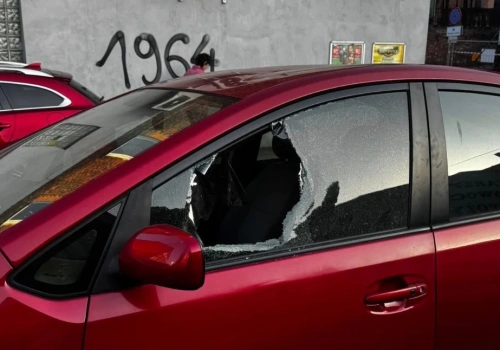 Wybite szyby w pięciu samochodach w Bogucicach. Z aut zniknęły drobne przedmioty