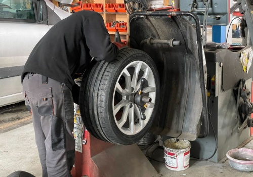 Kiedy zmienić opony na letnie? Już teraz czy lepiej jeszcze trochę poczekać?