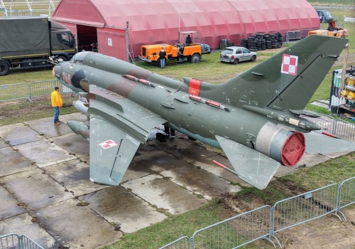 Su-22M4 w pełnej okazałości. Samolot stał się ozdobą lądowiska w Świebodzicach