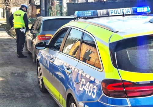 Kontrole „Pasy i Foteliki” na drogach powiatu łęczyńskiego. Policja sprawdza kierowców