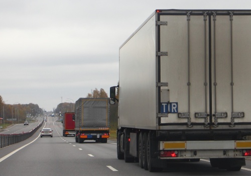 Polska zaostrza kontrole na drogach. Brak zgłoszenia słono kosztuje. Chodzi o te branże