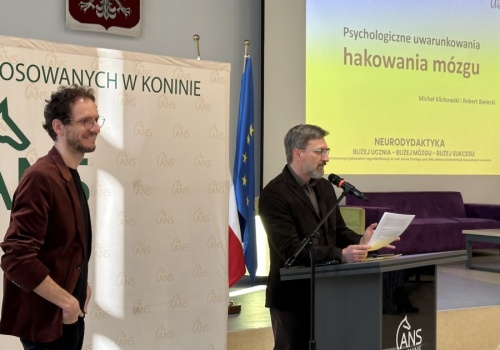 Jak uczyć w czasach AI? O tym rozmawiali w Koninie eksperci z całej Polski