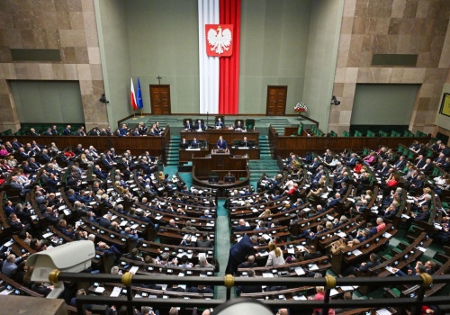 Sejm wybrał nowych sędziów Trybunału Konstytucyjnego. Sześcioro kandydatów z poparci…