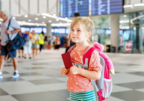 Polskie dzieci nie wpuszczane na loty do UK. Co się dzieje na lotniskach?