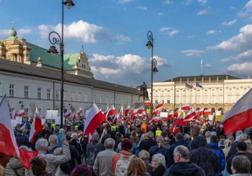 Prezydent Nawrocki dziękuje Klubom 