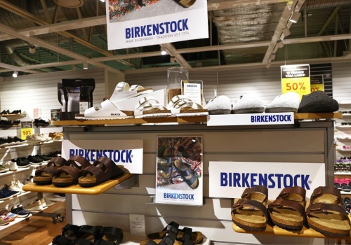 Najwygodniejsze klapki Birkenstock wreszcie na wyprzedaży - nie czuć ich na nogach. Co w CCC?