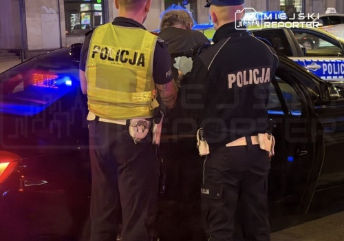 Zderzenie w Śródmieściu. Rowerzystka jechała pod prąd a kierowca taksówki był pijany