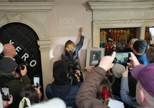 Widmo Róży Luksemburg nad Zamościem