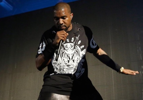 Rolnicy z Teksasu chwycili za broń, bo Kanye West zrobił im pokaz dronów, promując płytę „Bully”