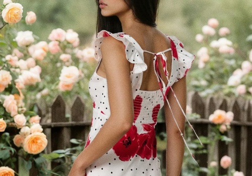 W tych sukienkach na wiosnę poczujesz się jak bogini. Wybieramy najpiękniejsze z kolekcji Mohito, Medicine i Sinsay