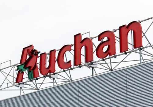 Co dalej ze sklepami Auchan? Gigantyczna sprzedaż portfela nieruchomości