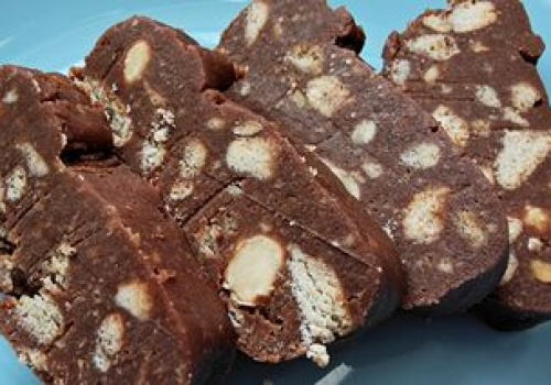 Zapomnij o klasycznym bloku czekoladowym. Jeden dodatek sprawi, że deser zniknie w minutę