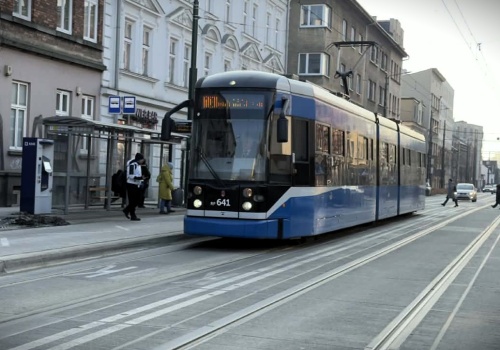 Od dziś ważne zmiany w komunikacji miejskiej w Krakowie. Utrudnienia przez budowę KST do Mistrzejowic
