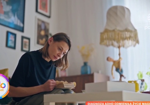 „Mama, w końcu wróciłaś”. Historia artystki, która dzięki diagnozie ADHD odzyskała życie