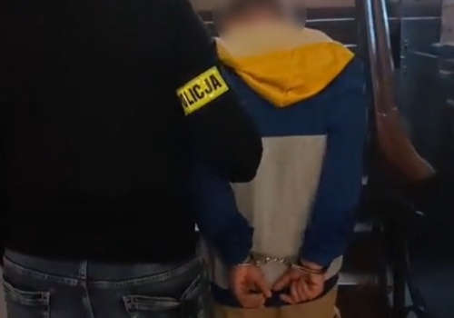 Zuchwały rozbój i szybkie zatrzymanie. 31-letni recydywista w rękach policjantów