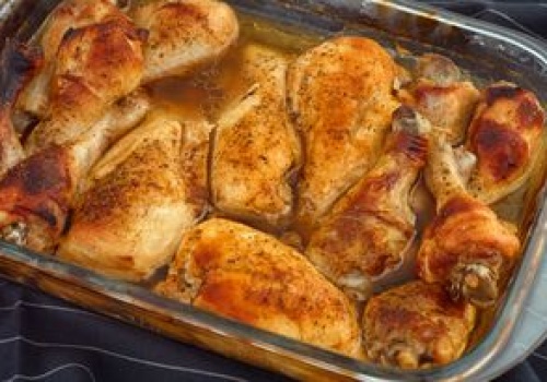 Największy grzech podczas jedzenia kurczaka. Większość z nas robi to niepotrzebnie