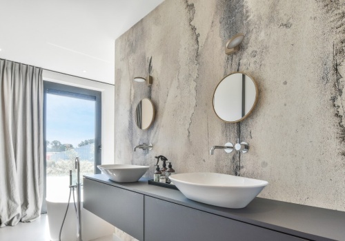 Polacy już nie chcą słyszeć o płytkach w łazience. Teraz hitem jest ten materiał