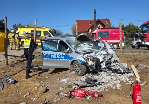 Wypadek radiowozu. Policjanci w szpitalu
