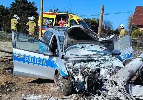 Wypadek radiowozu w Małopolsce. Dwaj policjanci ranni
